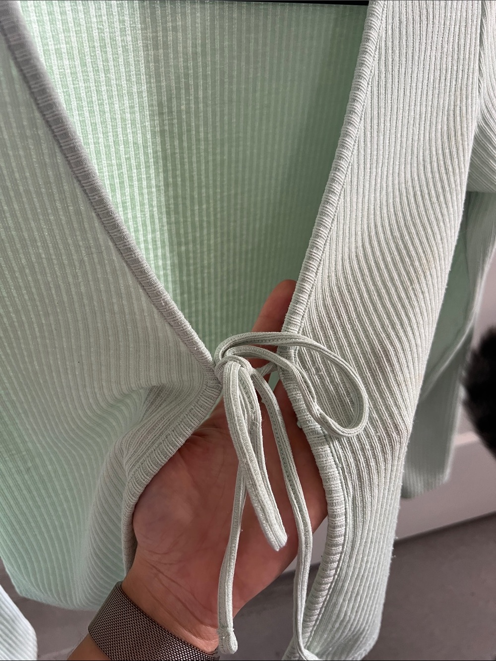 H&M Ribbed Tie-Front Top - Picture 4 of 6